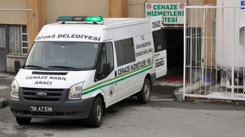 Sivas'ta inşaat işçisinin feci kazası