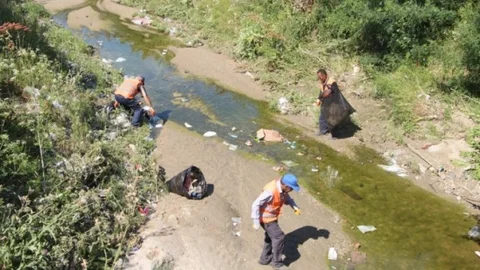 Kapaklı'da dere yatakları temizleniyor