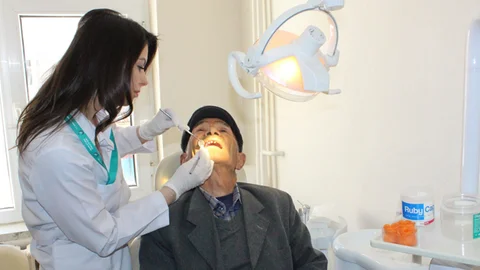 Diş eti kanamaları diş sağlığı için tehlike sinyali