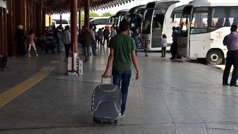 Eskişehir'de öğrenciler memleketlerine dönmek için harekete geçti