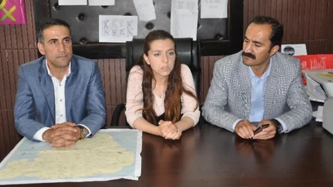 HDP'li Burcu Çelik Özkan, köy korucularına yönelik tehditte bulunduğu için özür diledi.