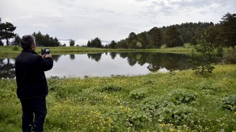 Gümüşhane'de Dağcılar Limni Gölü'nde kamp kurdu