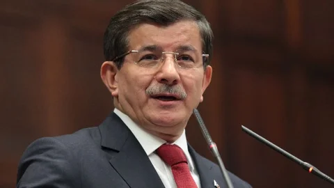 Başbakan Ahmet Davutoğlu, AK Parti Genel Merkezi'nde bakanlarla görüştü