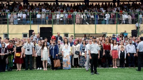 Gümüşhane'de mezuniyet coşkusu yağmur altında yaşandı