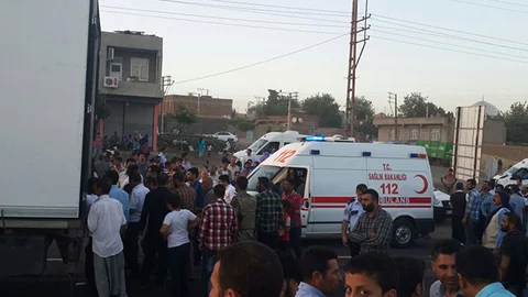 Şanlıurfa'da askeri bir araç devrildi