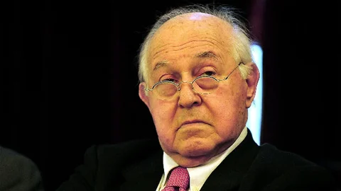 Galatasaray'ın eski başkanı Duygun Yarsuvat, TFF başkanlığına aday olacağını açıkladı.