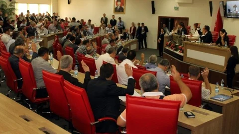 Kuşadası'nda cadde ismi değişti