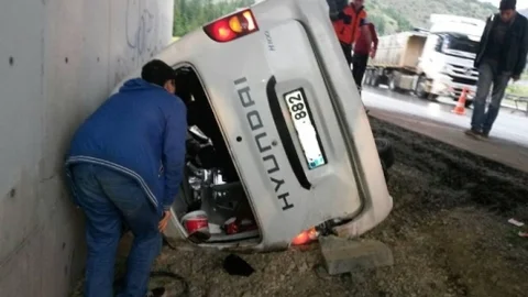 Kütahya'da trafik kazasında 3 kişi yaralandı