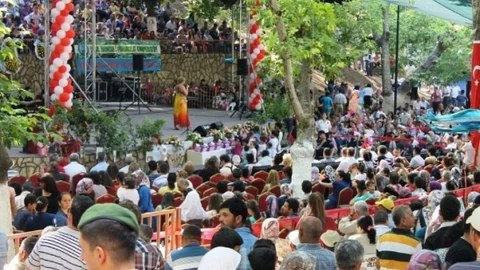 Küçük Menderes Havzası'nda üç ilçede kiraz festivali coşkusu yaşanacak