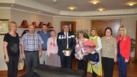 Konya Ereğli'de kursiyerlerden Başkan Özgüven'e teşekkür ziyareti yapıldı