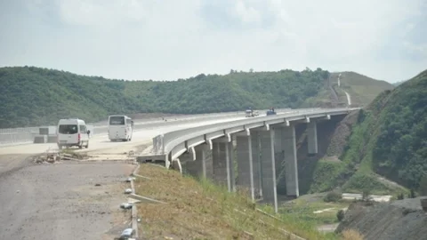 Orhangazi'de otoyol ve köprü inşaatı incelendi