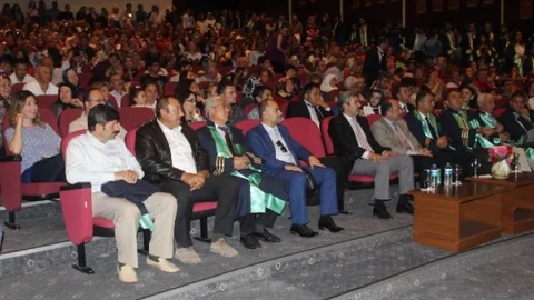 Erciyes Üniversitesi'nde mezuniyet sevinci yaşandı