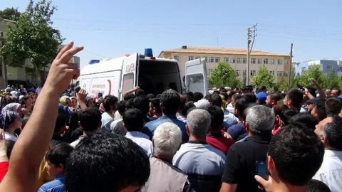 Şanlıurfa'da PYD üyesi Beytullah Özkan’ın cenazesi, intihar saldırısında hayatını kaybetmesinin ardından toprağa verildi.