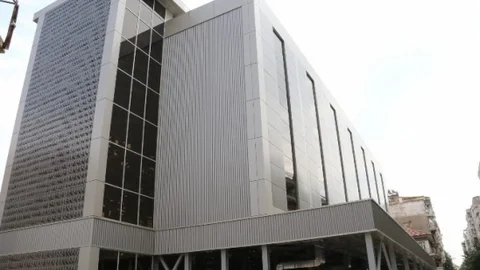 Manisa'da tam otomasyonlu otopark inşaatı hızla sürüyor