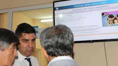 Burhaniye'de Bilim Fuarı Açıldı