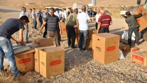 Cizre'de arı yetiştiricilerine kovan dağıtıldı