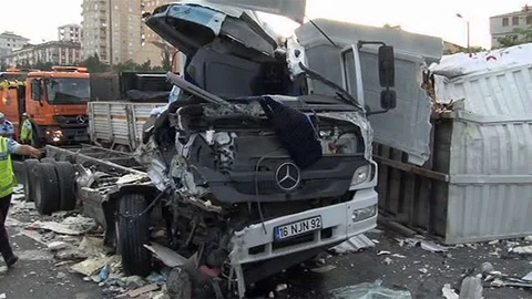 İstanbul'da zincirleme trafik kazası