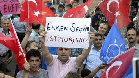 Kahramanmaraş'ta erken seçim talebiyle yürüyüş yapıldı