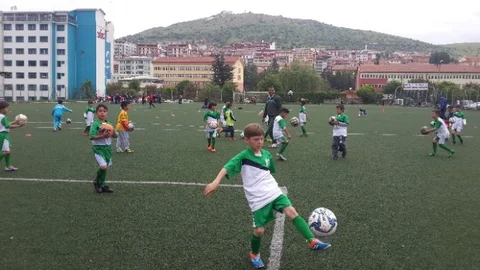 Yozgat'ta Miniklere Futbol Sevgisi Aşılanıyor