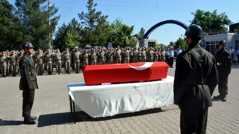 Siverek'te Şehit Uzman Çavuş Tayfun Meşe için askeri tören yapıldı