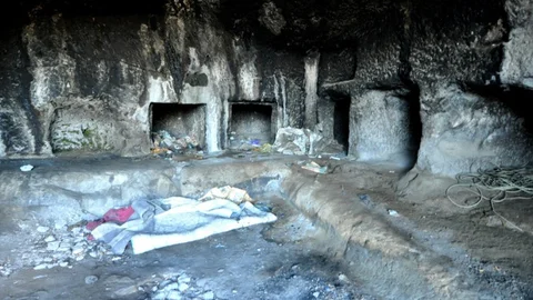 Bodrum'da tarihi mezar odaları kötü durumda
