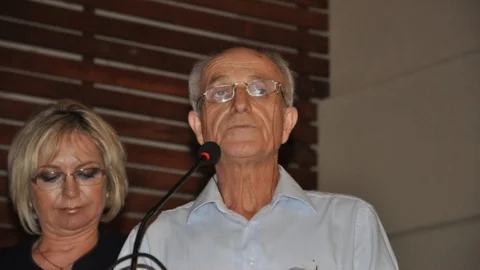 Edremit'te "Sağlık Olsun" tiyatro oyunu izleyicilerle buluştu