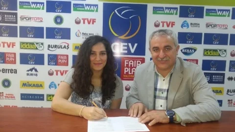Bursa'da Aylin Sarıoğlu ile sözleşme yenilendi
