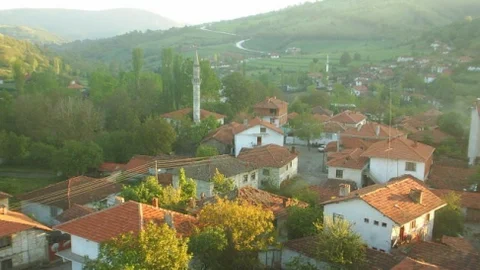Bursa'nın Orhangazi ilçesinde Mahmudiye Mahallesi, yıllar sonra cep telefonu ve internet teknolojisine kavuştu