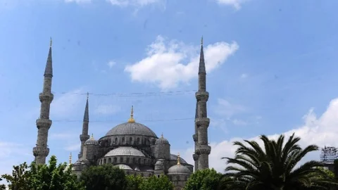 İstanbul'da Ramazan ayı için mahyalar asılmaya başlandı