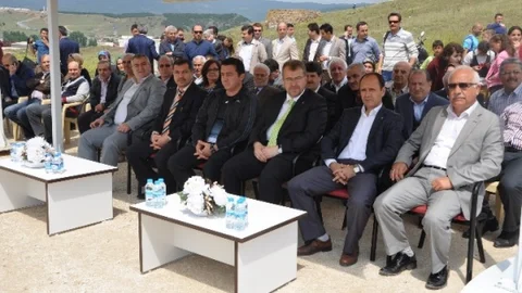 Bilecik'te Bozüyük'te yeni bir çim saha hizmete girdi