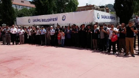 Salihli'de Kalp Krizinden Hayatını Kaybeden Polis İçin Tören
