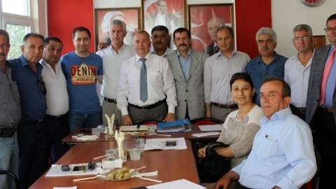 Çanakkale'de MHP, seçim sonuçlarını parti il binasında değerlendirdi.