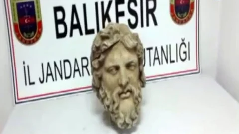 Balıkesir'de tarihi eser kaçakçılarına operasyon
