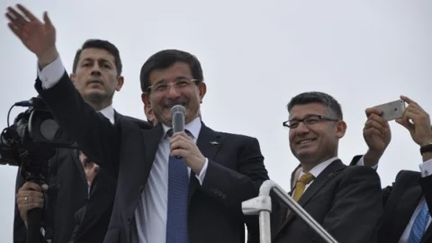 Adana'da Fikret Yeni, AK Parti'nin hükümetteki önemini vurguladı