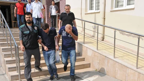 Bursa'da narkotik polisinin gerçekleştirdiği operasyonda 7.5 kilo eroin bulundu.