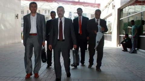 Mersin'de yasa dışı dinleme iddialarıyla yargılanan 25 emniyet mensubunun duruşmasına devam edildi.