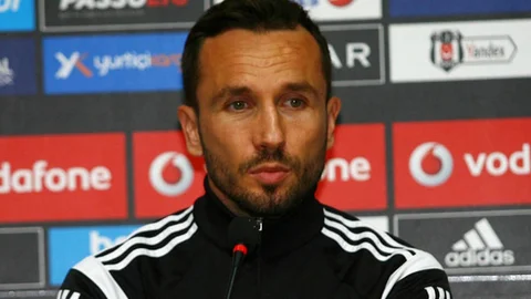 Bursaspor, Beşiktaş ile sözleşmesi sona eren Tomas Sivok'u kadrosuna katmak için görüşmelerde bulundu.