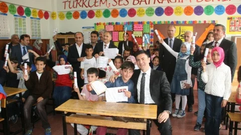 Yozgat'ta 85 bin öğrenci karnesini alarak yaz tatiline başladı