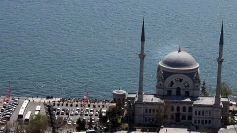 İstanbul'da Bezmialem Valide Sultan Camii İmamı, duruşmada sarhoş kişiler gördüğünü ifade etti.