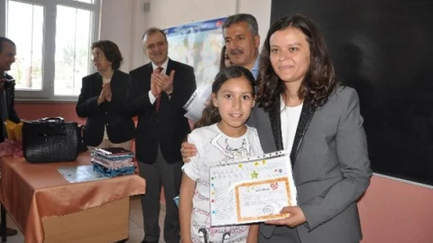 Muş'ta 135 bin öğrenci karne alarak yaz tatiline girdi