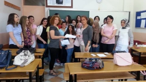 Yalova'da işaret dili kursunu tamamlayan kursiyerler sertifikalarını aldı.