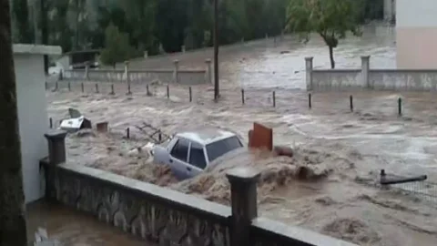 Afyonkarahisar'da sel felaketi görüntülendi