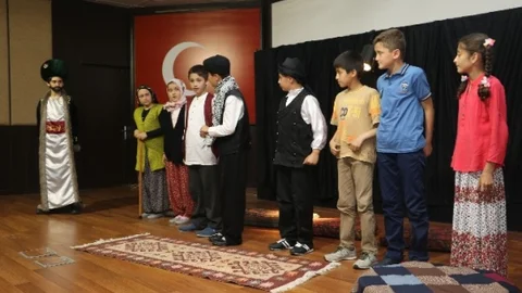 Karabük'te Üstün Yetenekli Öğrenciler Tiyatro Oynadı