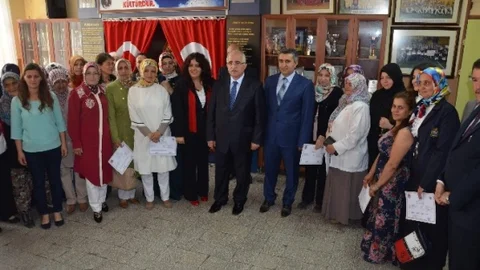 Eskişehir'de karne dağıtım töreni gerçekleştirildi