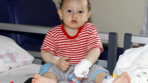 Giresun'da bir bebek, soluk borusuna kaçan saç tokası nedeniyle acil olarak hastaneye kaldırıldı.