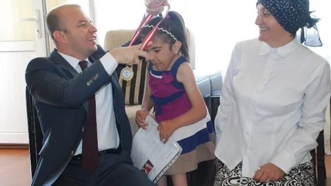 Adıyaman'da 150 bin öğrenci karne heyecanı yaşadı