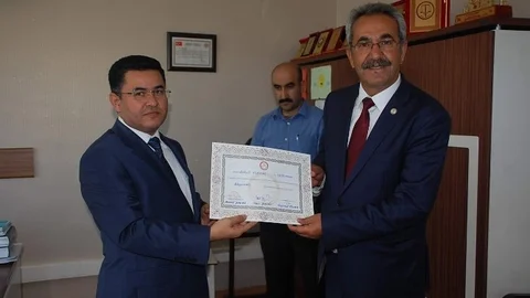 Adıyaman'da HDP Milletvekili Behçet Yıldırım mazbatasını aldı
