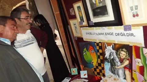 Eskişehir'de Engellilerden Dikkat Çeken Sergi Yazısı
