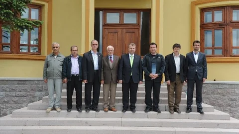 Bilecik'te Milletvekili Halil Eldemir, restorasyonu tamamlanan Albay İbrahim Çolak Köşkü'nü ziyaret etti.