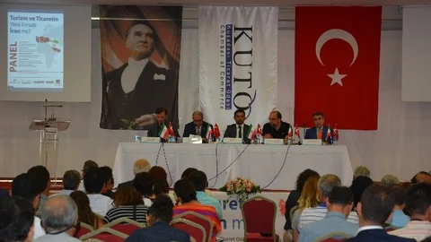 Kuşadası'nda panelde İran pazarı ve turizme etkileri ele alındı